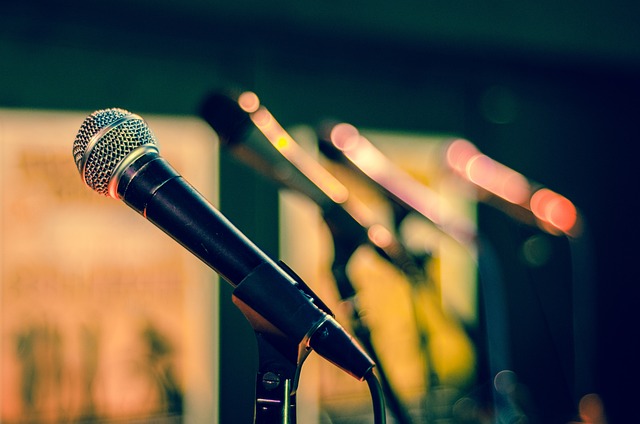 L'uso della voce: tono, volume, e velocità nel public speaking